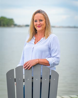 Becky Mason professional headshot